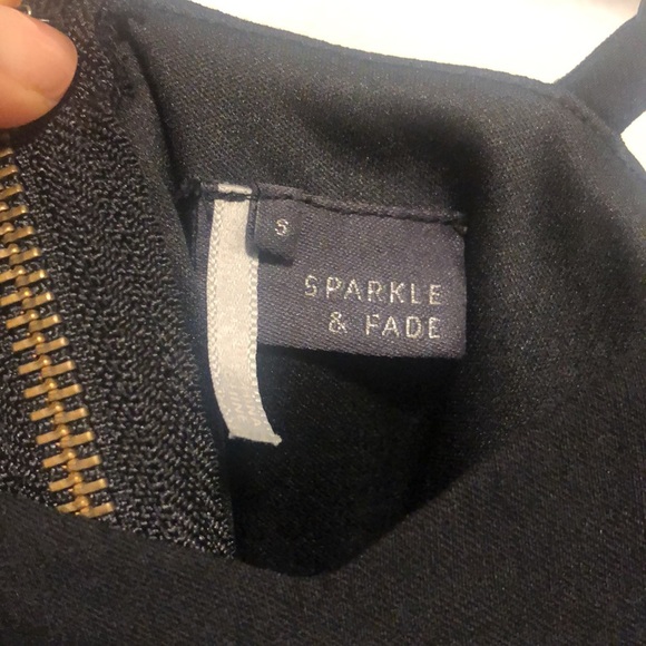 Side-cut out black sundress - Picture 3 of 3